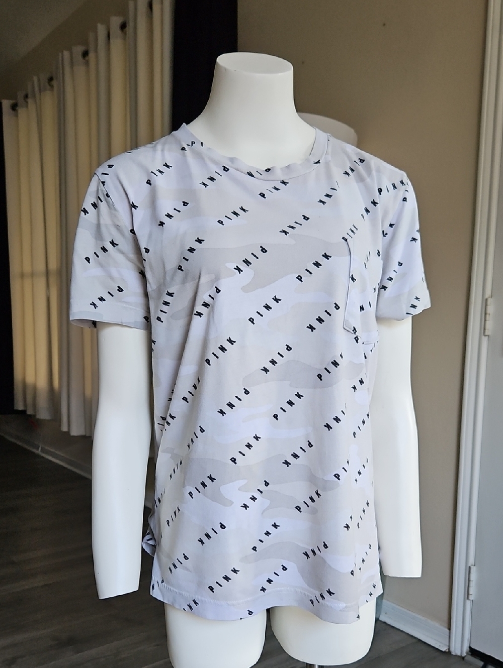 3/$6 PINK Victoria's Secret Oversized Camo Graphic "86" Shortsleeve T Shirt XS - Picture 2 of 6